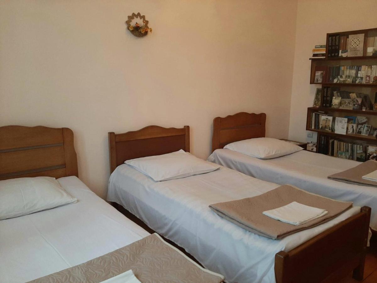 Nitsa Guest House กอริ ภายนอก รูปภาพ