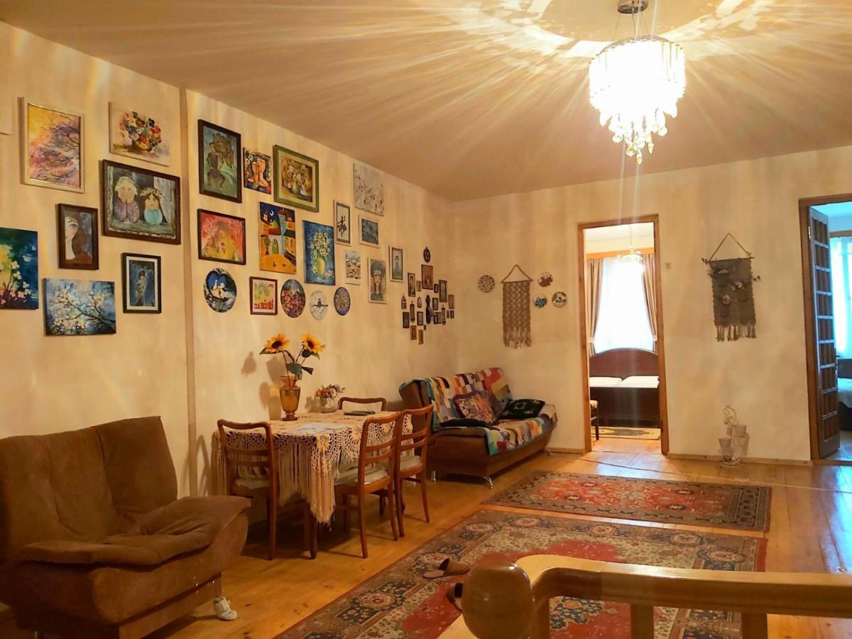 Nitsa Guest House กอริ ภายนอก รูปภาพ