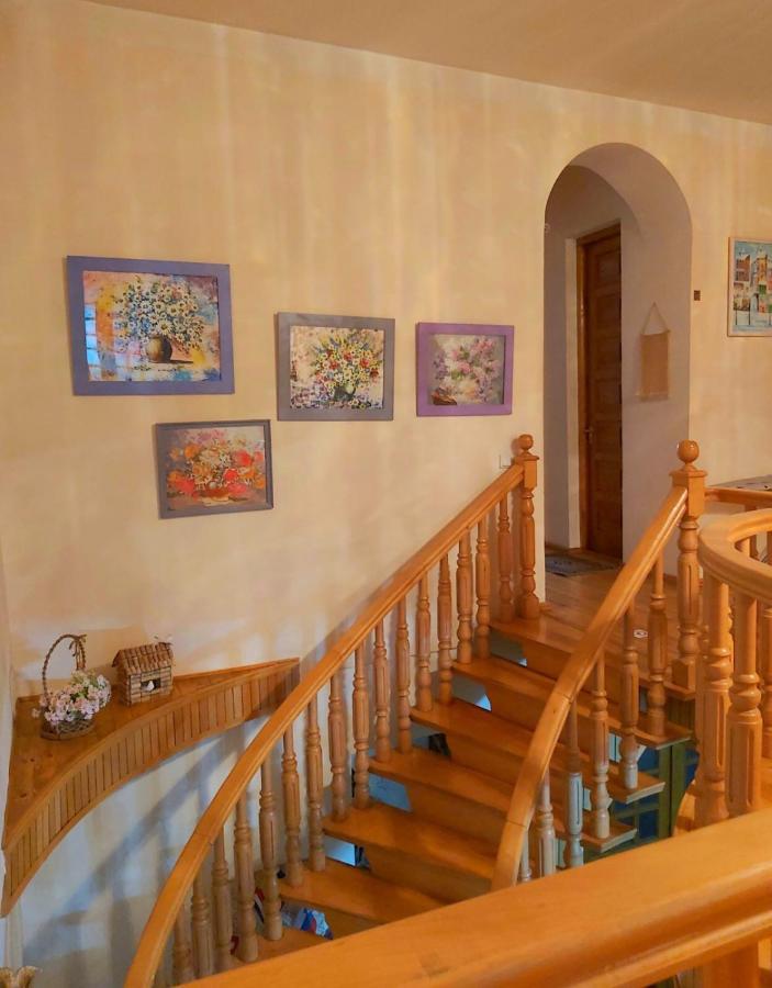 Nitsa Guest House กอริ ภายนอก รูปภาพ
