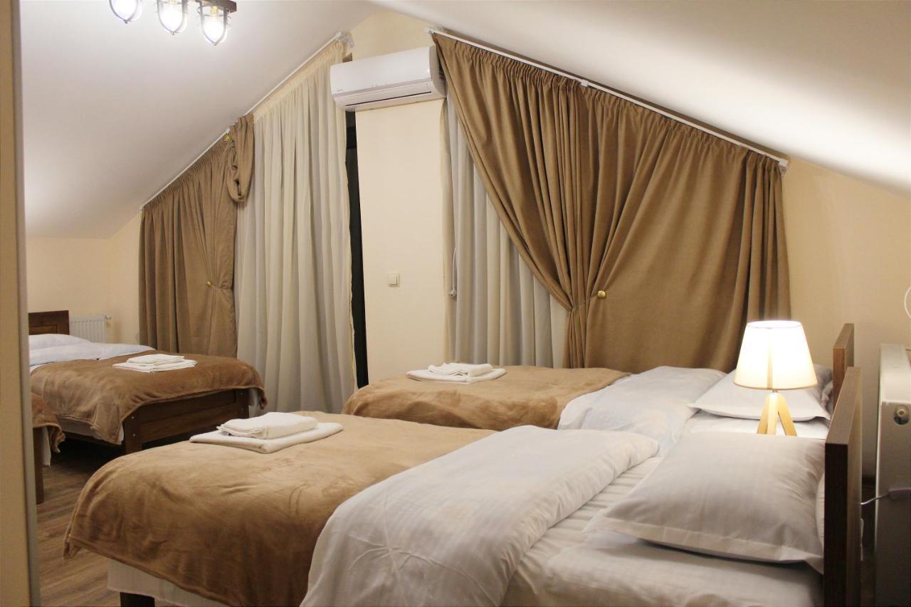 Nitsa Guest House กอริ ภายนอก รูปภาพ