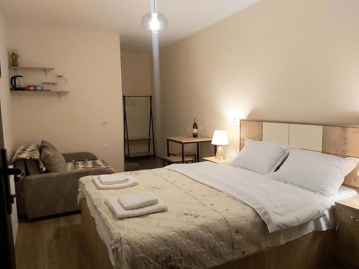 Nitsa Guest House กอริ ภายนอก รูปภาพ