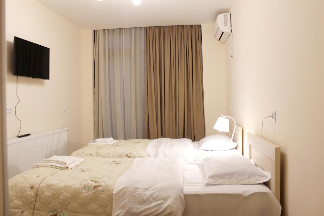 Nitsa Guest House กอริ ภายนอก รูปภาพ