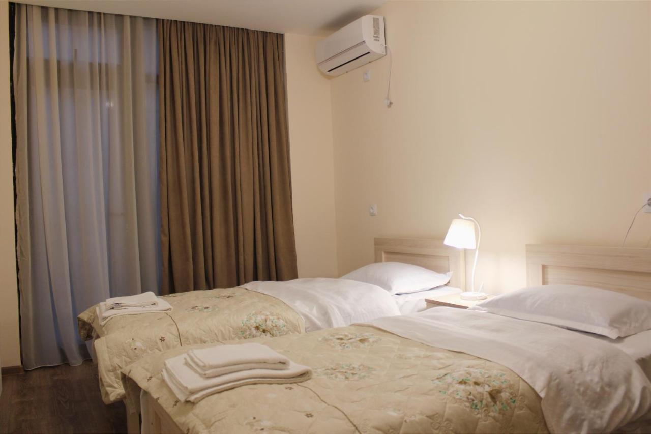 Nitsa Guest House กอริ ภายนอก รูปภาพ