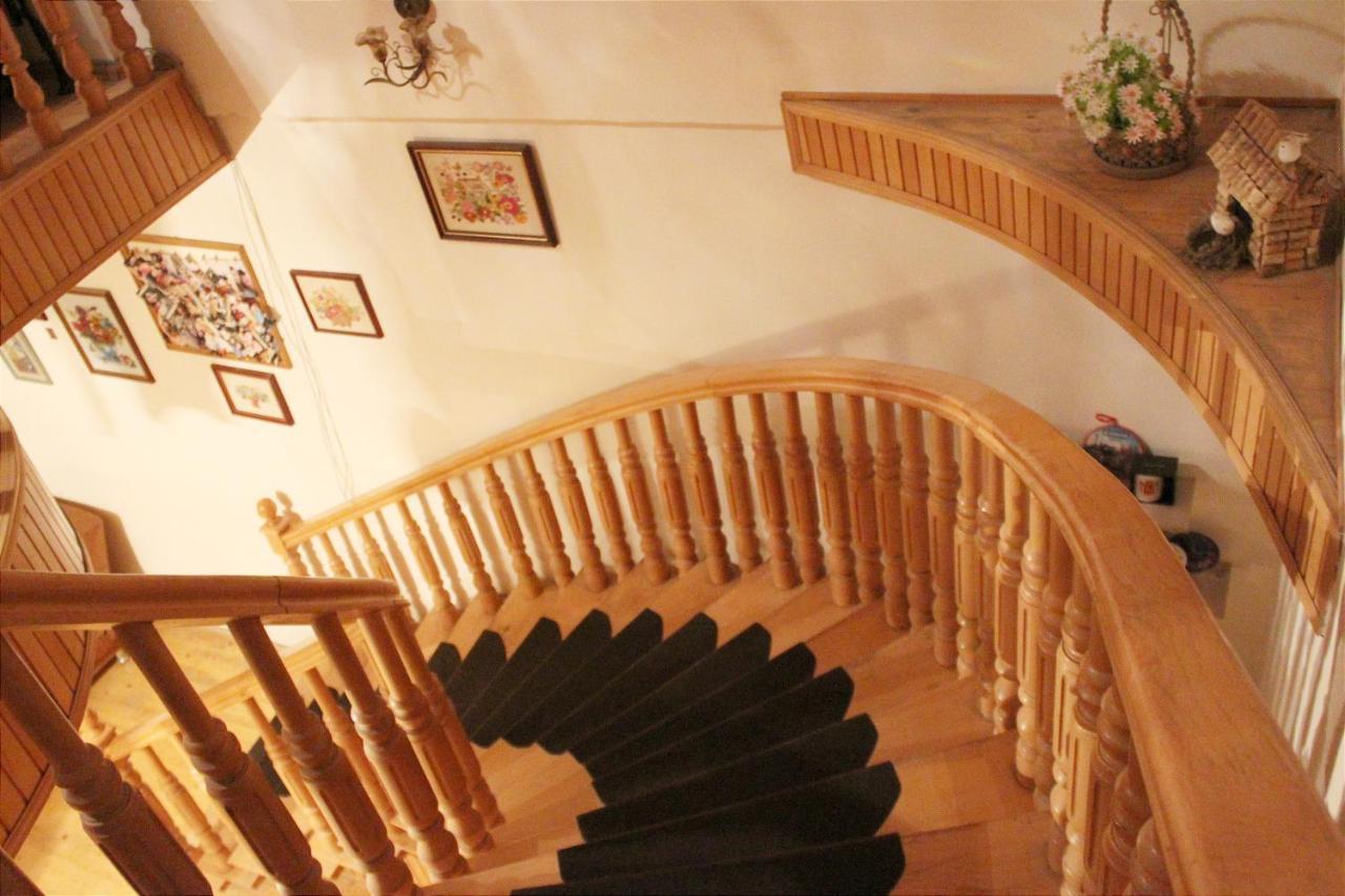 Nitsa Guest House กอริ ภายนอก รูปภาพ