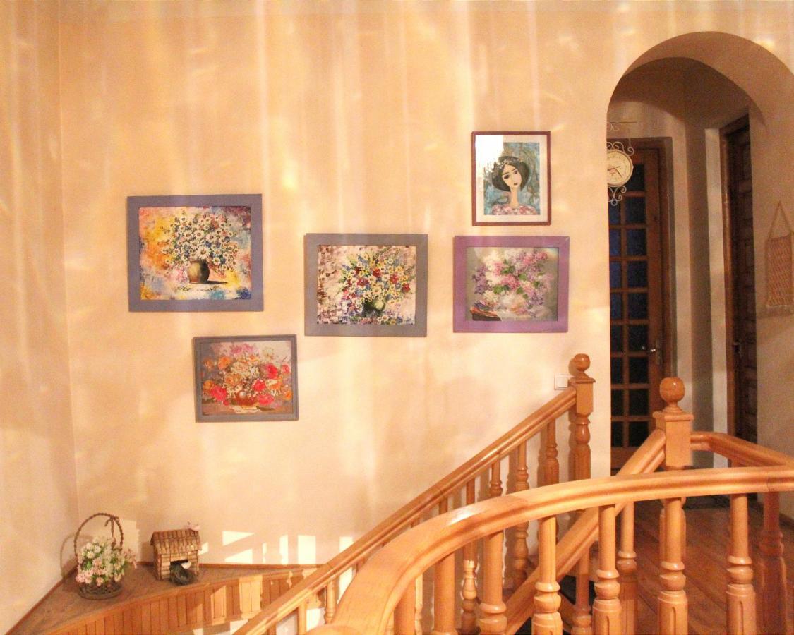 Nitsa Guest House กอริ ภายนอก รูปภาพ